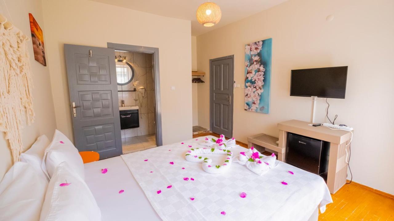 Vera Hotel Каш Екстериор снимка