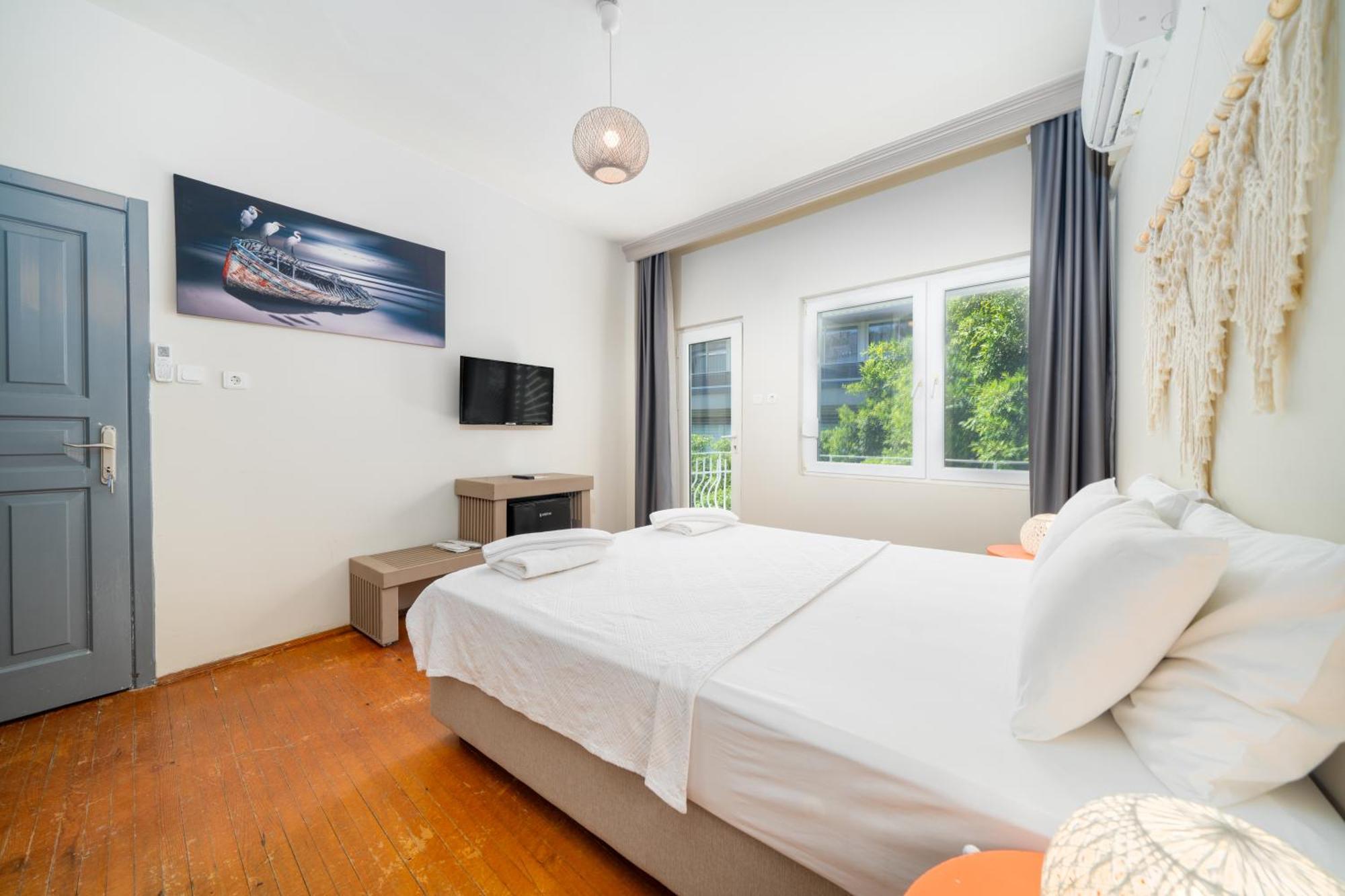 Vera Hotel Каш Екстериор снимка